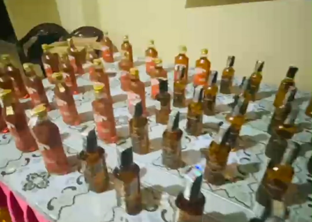 দোয়ারাবাজারে ৬৩ বোতল বিদেশি মদ উদ্ধার